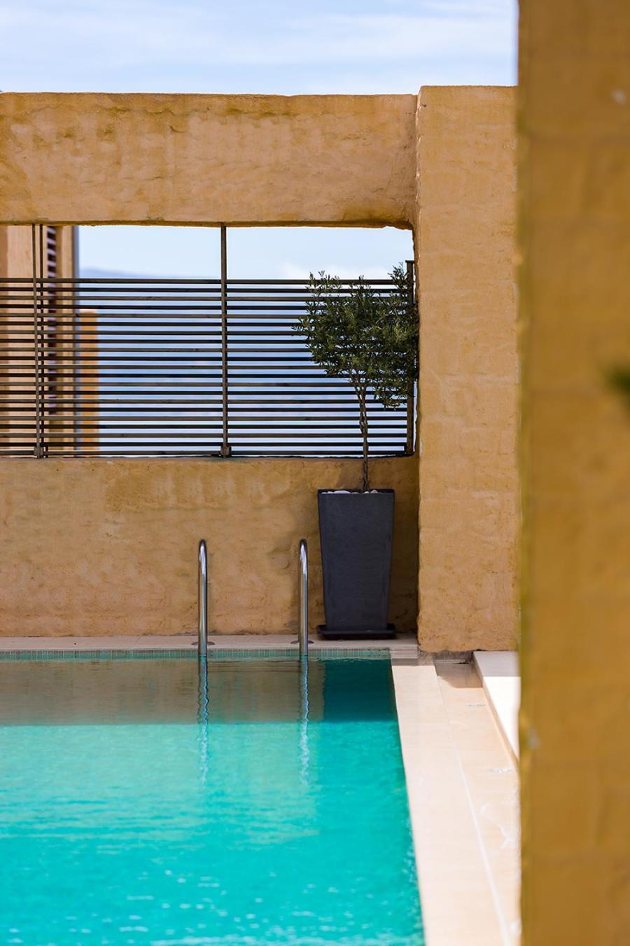 Beachfront Ravdoucha Epavlis Eleni Villa - Pool, Hot Tub, Gym, Sauna, Private Parking, Wifi Ханья Экстерьер фото