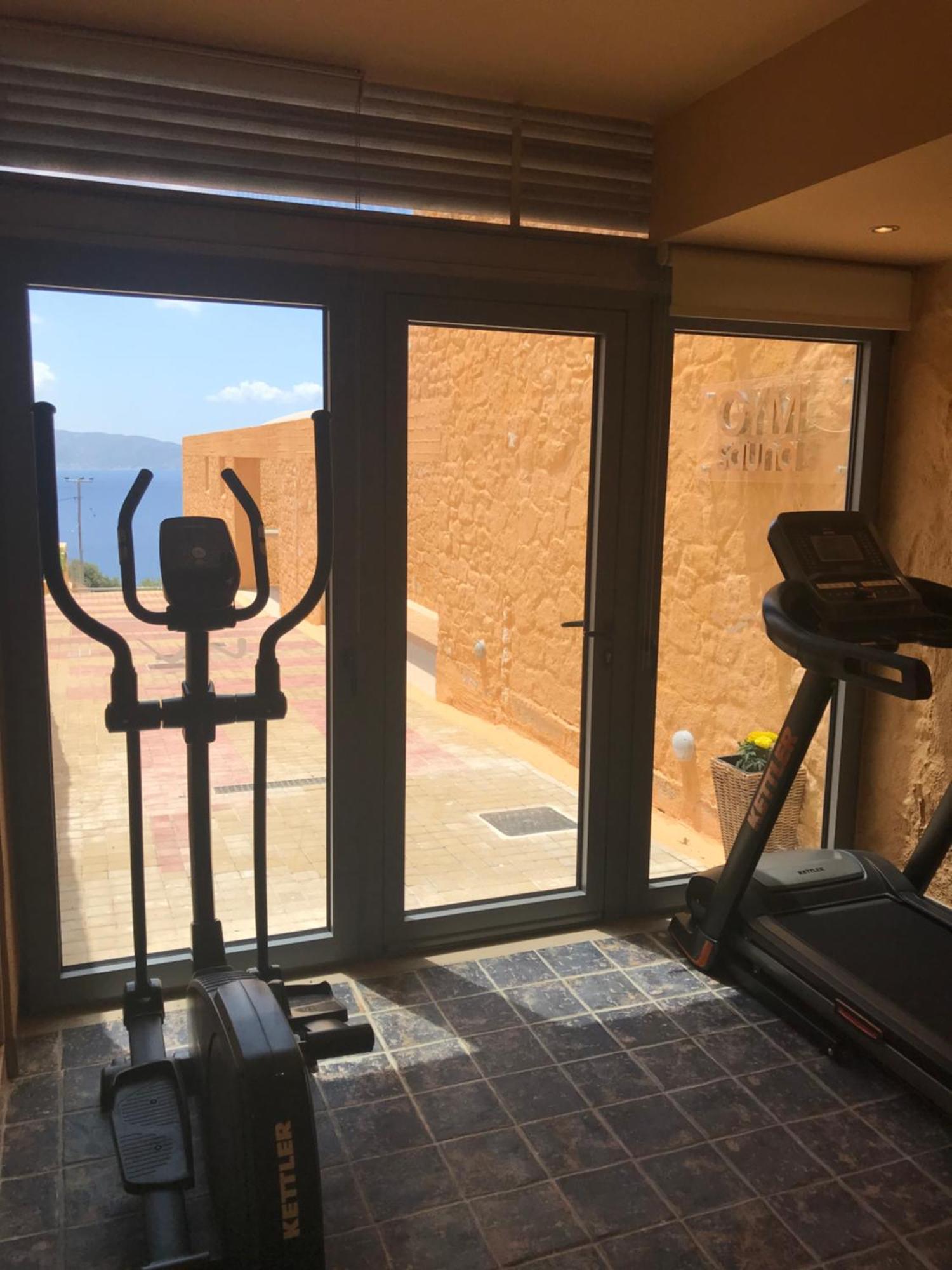 Beachfront Ravdoucha Epavlis Eleni Villa - Pool, Hot Tub, Gym, Sauna, Private Parking, Wifi Ханья Экстерьер фото