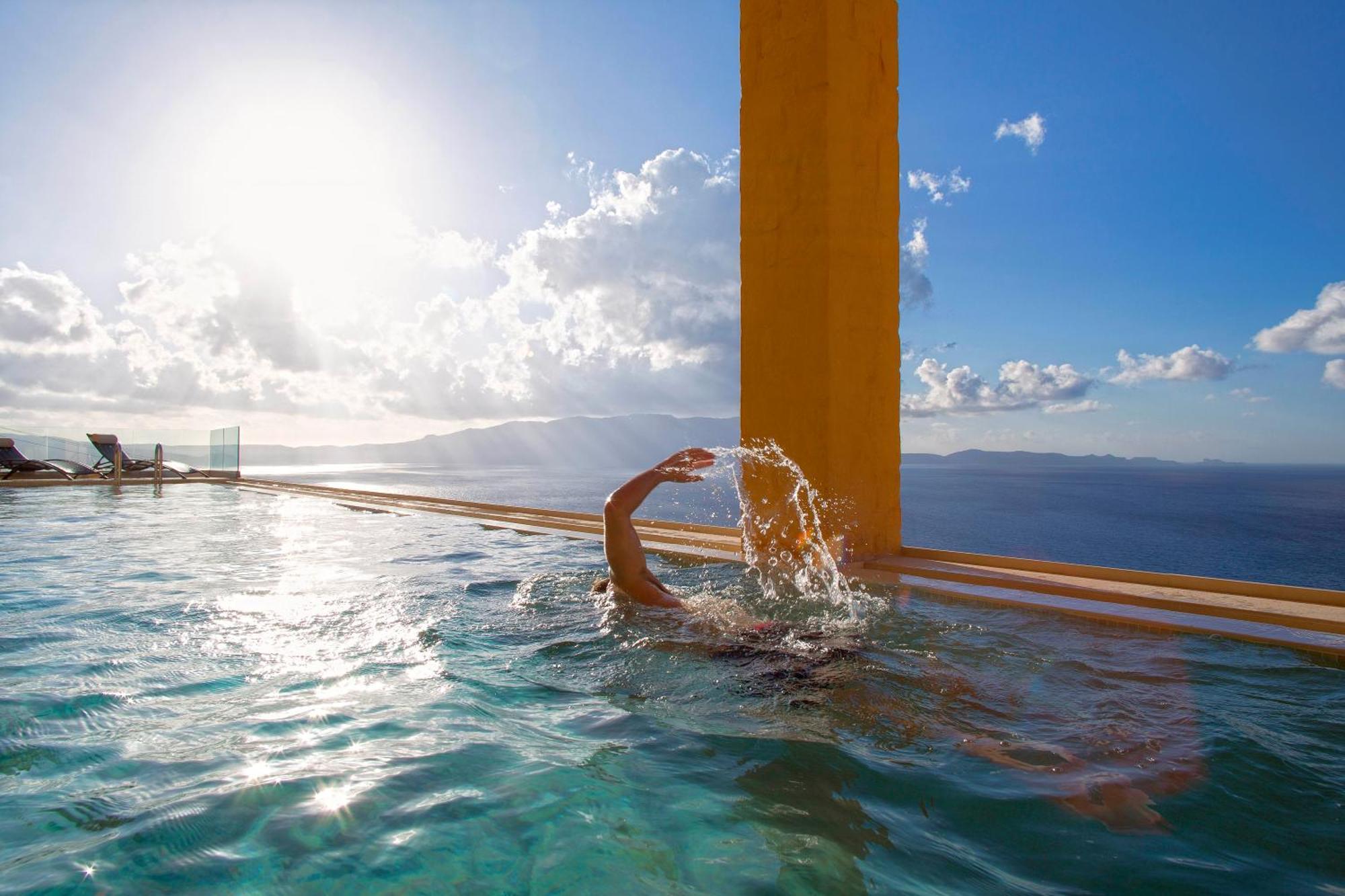 Beachfront Ravdoucha Epavlis Eleni Villa - Pool, Hot Tub, Gym, Sauna, Private Parking, Wifi Ханья Экстерьер фото