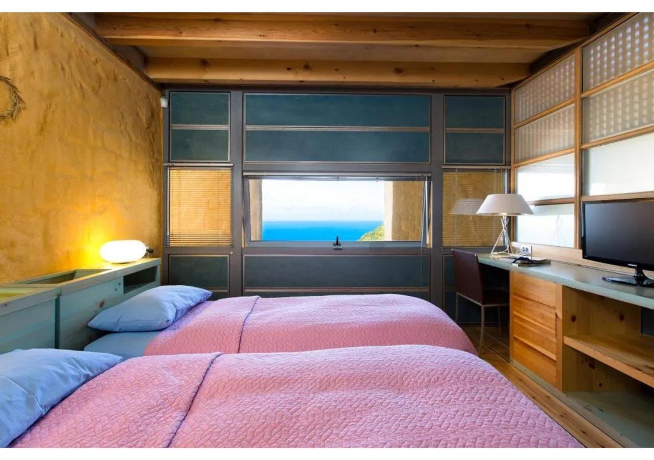 Beachfront Ravdoucha Epavlis Eleni Villa - Pool, Hot Tub, Gym, Sauna, Private Parking, Wifi Ханья Экстерьер фото
